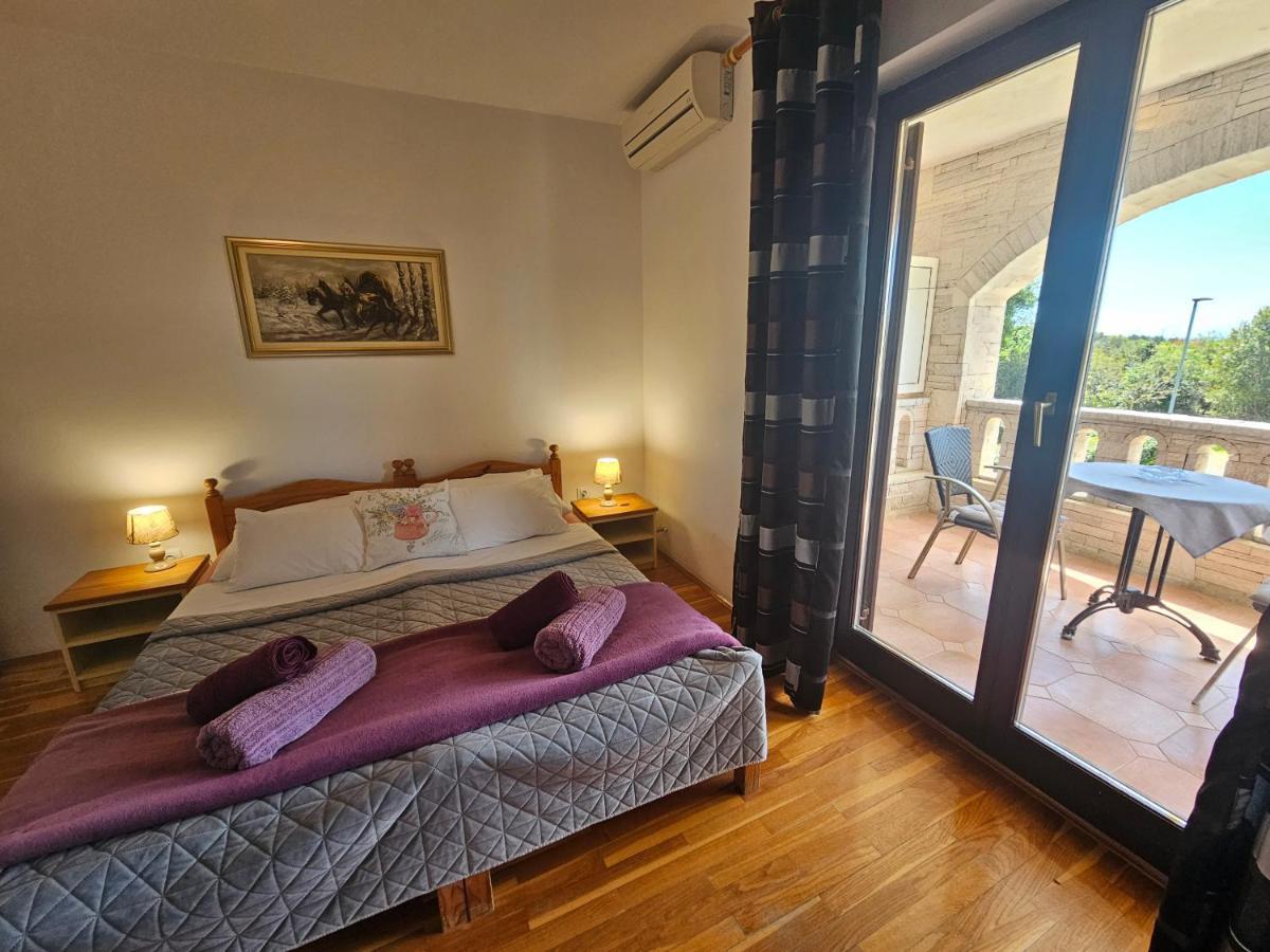 Apartments & Rooms Gaspar 罗维尼 外观 照片