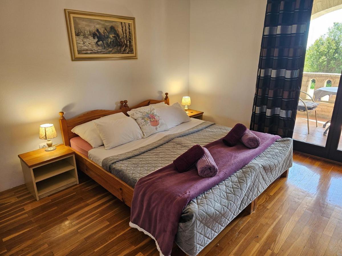 Apartments & Rooms Gaspar 罗维尼 外观 照片