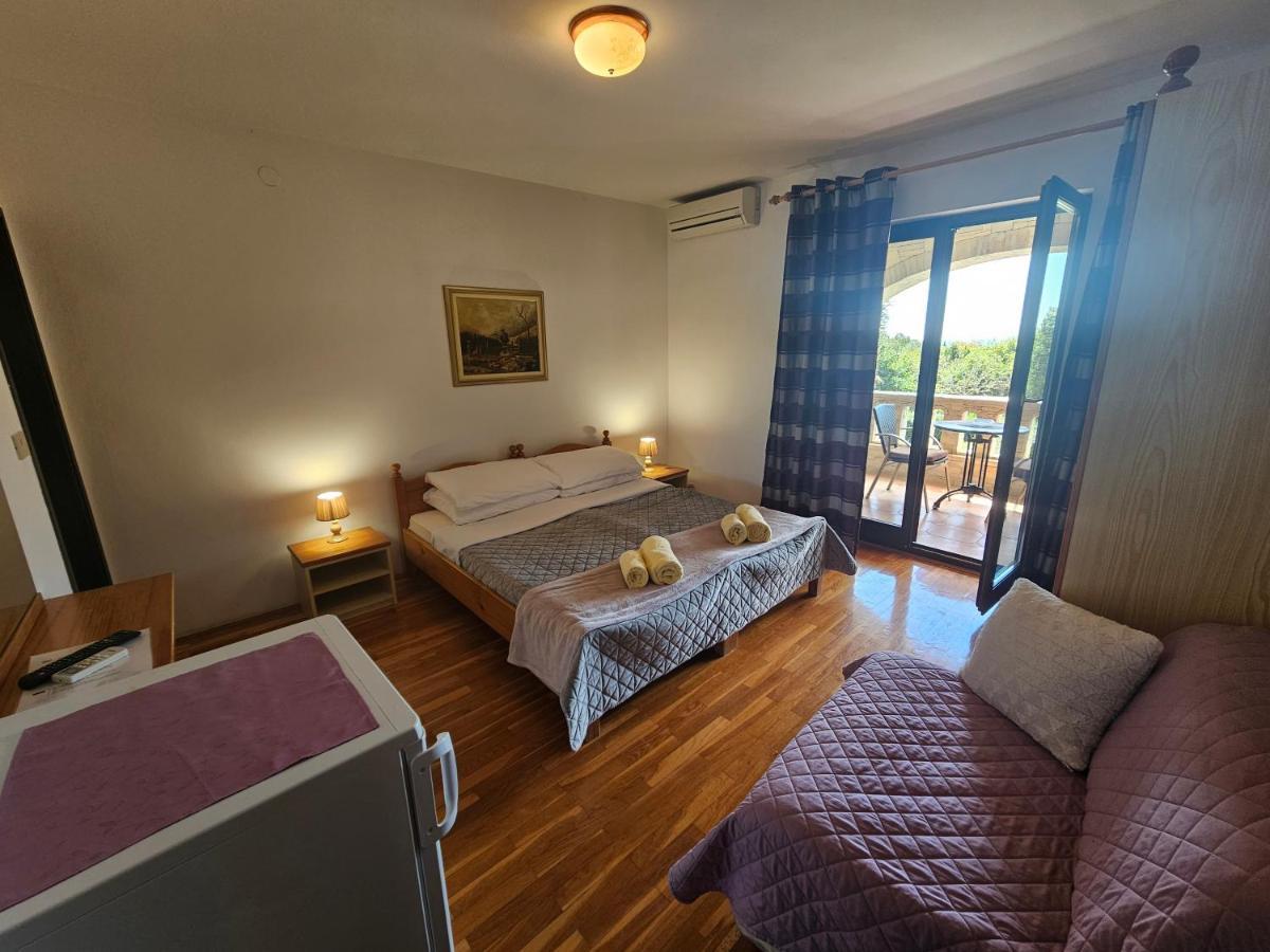 Apartments & Rooms Gaspar 罗维尼 外观 照片