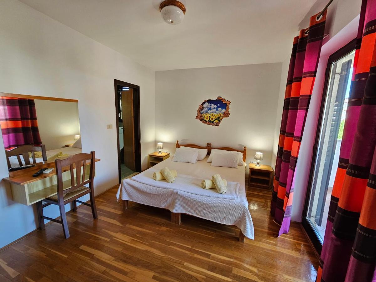 Apartments & Rooms Gaspar 罗维尼 外观 照片
