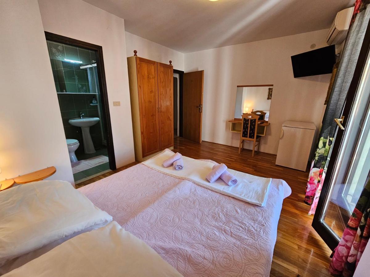 Apartments & Rooms Gaspar 罗维尼 外观 照片