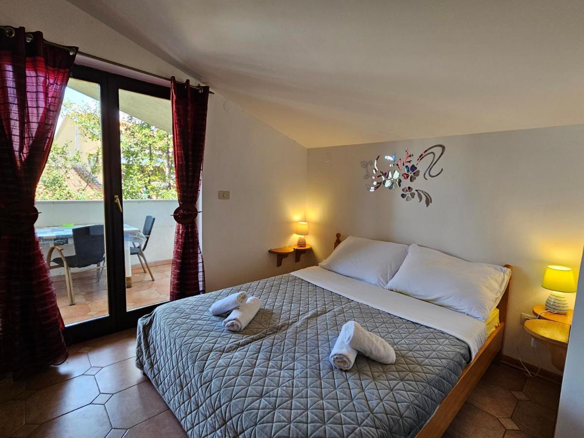 Apartments & Rooms Gaspar 罗维尼 外观 照片
