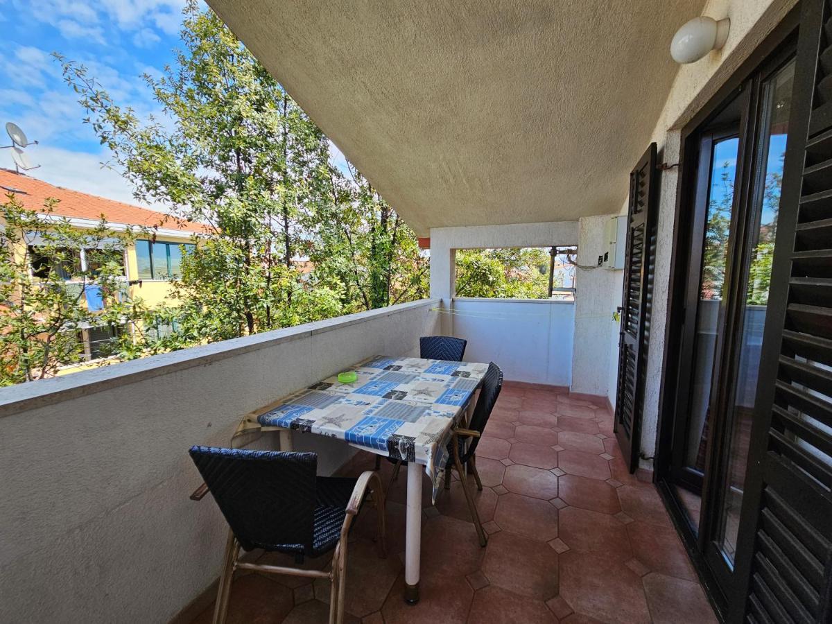 Apartments & Rooms Gaspar 罗维尼 外观 照片