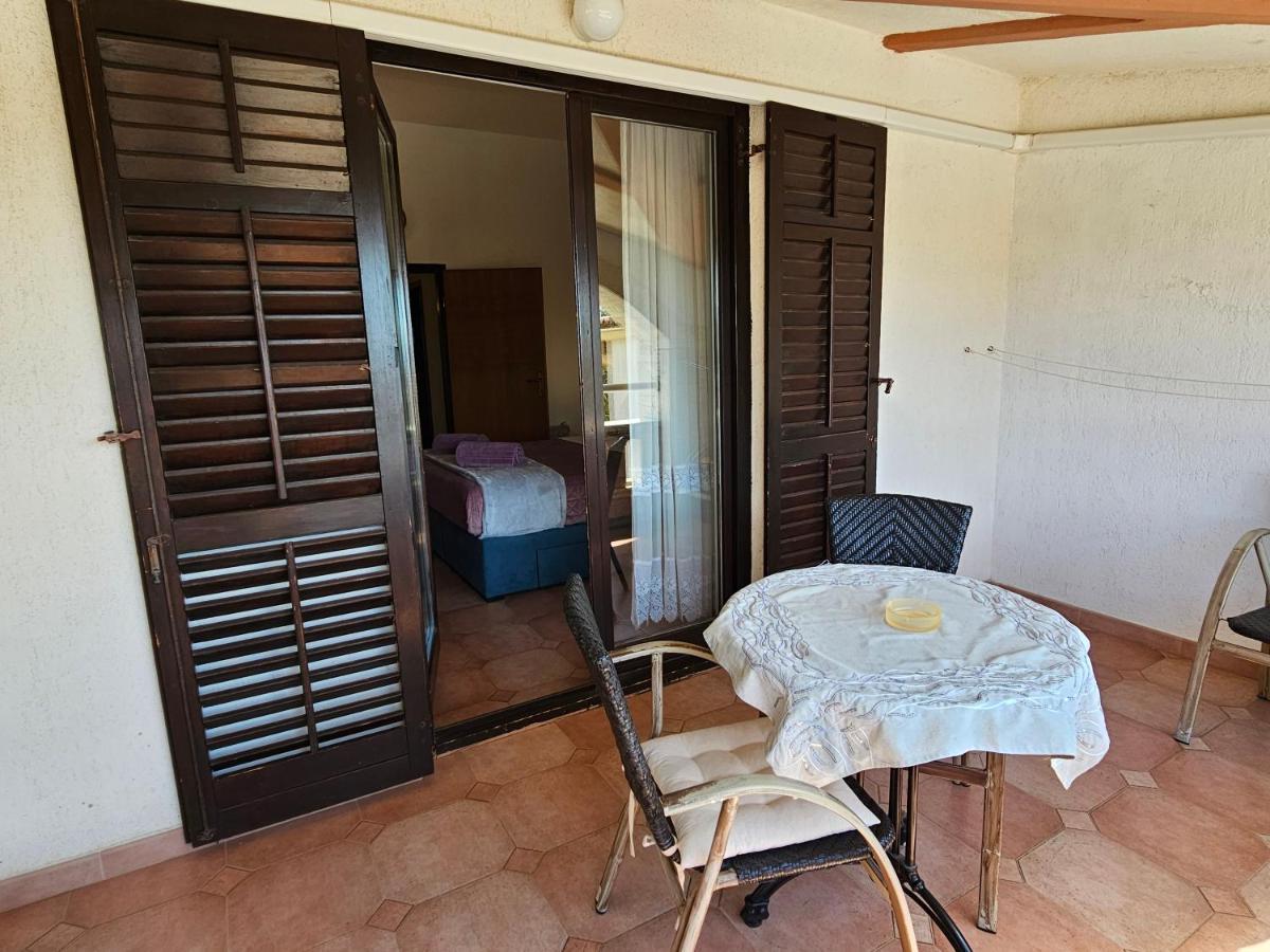 Apartments & Rooms Gaspar 罗维尼 外观 照片